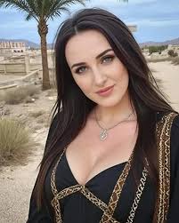 Hola belleza . You are amazing woman , Beautifull eyes . Happiness