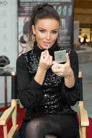 Podobno agnieszka włodarczyk w końcu dojrzała do decyzji o jak donosi tygodnik życie na gorąco chce wziąć ślub już w lecie tego roku kiedy nastąpi ten wyjątkowy. Agnieszka Wlodarczyk Kiedys I Dzis Jak Sie Zmienila Metamorfoza Plejada Pl