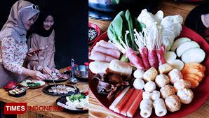 Konsisten di bisnis makanan, kini warung apung rahmawati telah menjajaki tahun ke 13 sejak pertama kali berdiri di kota pudak. Warung Apung Rahmawati Mojokerto Kini Sajikan Makanan Jepang Times Indonesia
