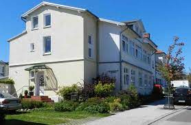 That is the best place for a ski/wintersports, family, budget/backpackers, adventure, mountains. Ferienwohnungen Villa Elise In Gohren Auf Der Insel Rugen