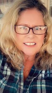 Lori Navarrete's Instagram, Twitter & Facebook