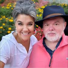 Who are recommended family photographers at Holden Beach?