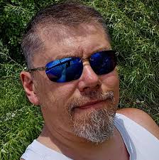 Thank you for teaching mommy this trend @isabelle.yii 😝 Happy Sunday  everyone! ❤️ #momsofinstagram #lifewithkids #dance #trend #motherdaughter  #over40 #bonding