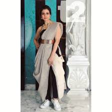 12 Innovative And Stylish Saree Draping Styles By Dolly Jain Tikli With dawn of ethnic dresses online in india, it has become easier to shop ethnic wear online in a myriad of colours and shades. stylish saree draping styles