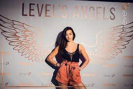 Wokalistka podzieliła się z fanami zdjęciem w uroczej, różowej sukience. 02 06 2018 Level S Angels With Maja Hyzy Picture Of Level 27 Warsaw Tripadvisor