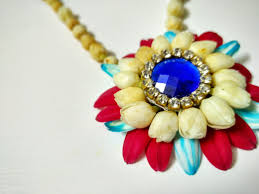 It celebrates the delivery or expected birth of a child or the transformation of a woman into a mother. Fresh Flower Jewellery 7 Steps With Pictures Instructables