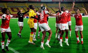 The club's founders were mainly graduates from the gimnasio moderno and of a high social class. Inicio Independiente Santa Fe