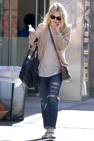 Dakota fanning out shopping on melrose place in west hollywood 01/16/2021. Dakota Fanning In Ripped Jeans Out And About In New York Hawtcelebs