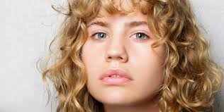 Short cuts for wavy hair 15 Best Curly Hair Gels And How To Apply Them In 2021