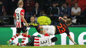 Until then, the inaugural uefa nations league clash had a much better tempo than. Psv Eindhoven V Manchester United Luke Shaw Suffers Horror Leg Injury Eurosport