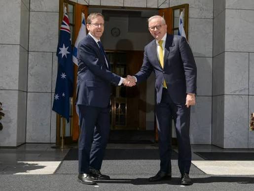 President Herzog meets with Australian Prime Minister Anthony Albanese at the Australian Parliament in Canberra Ministry of Foreign Affairs