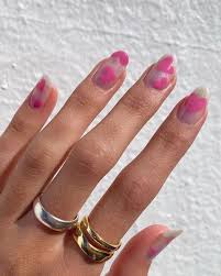 Hermoso diseño de uñas acrílicas de colores. Pin By Ana Garcia On Nails In 2020 Minimalist Nails Fire Nails Dream Nails