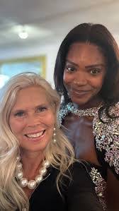 Les Cunningham's Instagram, Twitter & Facebook