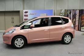 Tapi harus sesuai dengan kapasitas dan kepribadianmu. Honda Fit She S Kereta Comel Direka Khas Untuk Wanita Wanista Com