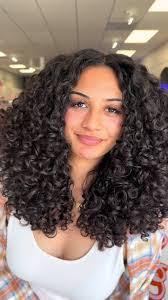 Sarah Curlee's Instagram, Twitter & Facebook