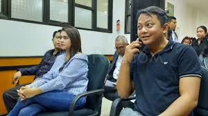 Dari pernikahan itu, keduanya dikaruniai seorang putri bernama siti adira kinaya.(suara). Mantan Suami Jenita Janet Berjuang Keras Untuk Dapat Harta Bersama