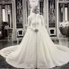 Kitty spencer is princess diana's niece.prince harry and william missed this event.her wedding dress was inspired from grace kelly and kate middleton. Hkmfznujropxjm