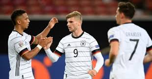 Alemania remonta el gol inicial de suecia y salva un gran órdago ante los suecos, que todavía tienen opciones en la última jornada. Pronostico Alemania Vs Islandia Clasificacion Mundial De Futbol 2022