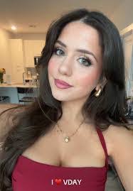 Natalie Sparks's Instagram, Twitter & Facebook