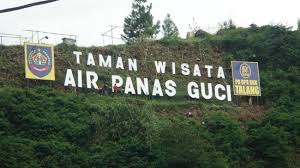 Ingin memiliki atau melihat gambar pemadangan indah? Pemandangan Di Perjalanan Picture Of Guci Indah Tripadvisor