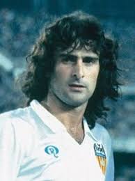 Mario kempes was born on june 15, 1954 in córdoba, argentina as mario alberto kempes. Mario Kempes Wikipedia