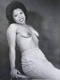 Ebony nude vintage