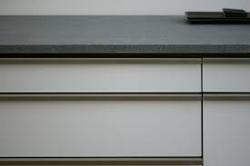 Jan 19, 2021 · appliance pulls are similar in looks to standard cabinet pulls, but they are longer, thicker, and sturdier. Pulls