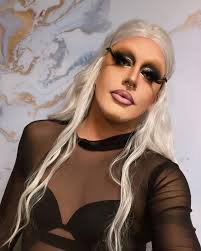 Claire Voyant (Nick Spindler) (@claire.voyant.queen) · Instagram 照片和视频