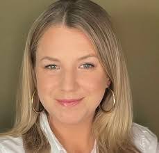 Ebony Crane's Instagram, Twitter & Facebook