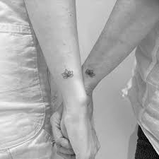 Their petals are a little thinner and more pointed. Mom Daughter Matching Lotus