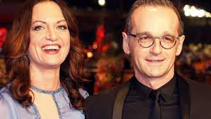 Ihren spaziergang zum berliner gendarmenmarkt begleitet fala, die zweijährige. Natalia Worner Heiko Maas Hochzeit Sie Tragen Schon Goldene Ringe Bunte De
