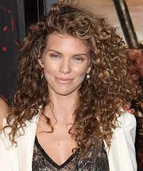 Let's take a look at her hair history in closer detail.view yourself with annalynne mccord hairstyles. Survey Says Curly Hair Is Having A Moment Curly Hair Styles Curly Hair Styles Naturally Curly Hair Celebrities