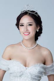 Mai phương thúy đoạt vương miện hoa hậu việt nam năm 2006 và là đại diện việt nam dự thi hoa hậu thế giới 2006. Mai PhÆ°Æ¡ng Thuy Ä'á»™i VÆ°Æ¡ng Miá»‡n Tráº» Trung HÆ¡n Luc Ä'Äƒng Quang