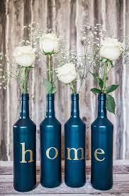Vasen Aus Weinflaschen Fur Die Tischdeko Deko Flaschen Dekorieren Deko Basteln Und Deko Ideen