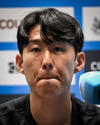 Heung-min Son got emotional after announcing he's leaving Spurs during a  press conference in his home country of South Korea 🥺