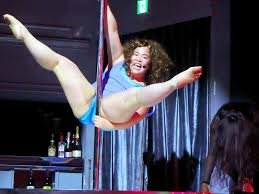 ゆりやん 初の全国ツアー ポールダンスで大胆ポーズも 次は世界ツアーを スポーツ報知