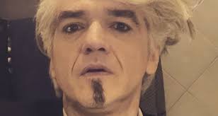 Morgan devolverà la metà del suo cachet di X Factor ai ragazzi discriminati  per il loro orientamento sessuale: "Accetto la gogna se può servire"