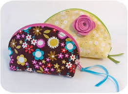 Porte Monnaie Arrondi Laine Et Chiffons Motif Pochette Tutoriel Pochette Patron De Couture Portefeuille