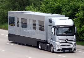 Mercedes Actros New Look Hx13 Ynt Mclaren F1 In 2020 Mercedes Benz Trucks Mclaren F1 Mercedes