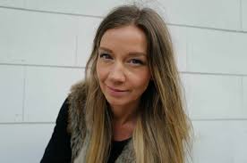 Artist Maria Solheim snakker ut om krisetiden etter skilsmissen. Hun søkte  hjelp mot alkoholmisbruk. Nå har hun forlovet seg på nytt