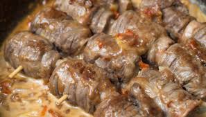 Passare la fetta di carne in un. Involtini Di Vitello In Umido Secondo Veloce E Facilissimo