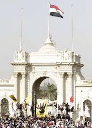 ﳌﺎذا ﺗﺘﺤﺴﺮ واﺷﻨﻄﻦ ﻋﻠﻰ ﺳﻘﻮط اﻹﺧﻮان