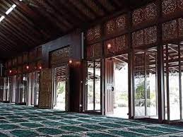 Dinamai ar rahmaan (yang maha pemurah), diambil dari perkataan ar rahmaan yang terdapat pada ayat pertama. Kelantan State Masjid Ar Rahman Kg Pulau Gajah Sabak Facebook