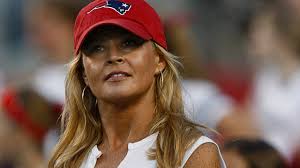 Tracy Sormanti's Instagram, Twitter & Facebook