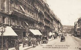 Rue De La Paix Paris 2eme Autre Vue De La Rue De La Paix A La Sortie Des Ateliers De Couture Vers 1900 Rue De La Paix Paris Vieux Paris