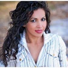 Iris Rouse's Instagram, Twitter & Facebook