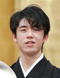 #藤井聡太 王位・棋聖が勝利 【第80期 #順位戦 b級1組】 ○藤井聡太王位・棋聖 vs ●屋敷伸之九段 第80期順位戦b級1組 藤井王位・棋聖vs屋敷九段の対局が. ç¬¬ï¼™ï¼'æœŸãƒ'ãƒ¥ãƒ¼ãƒªãƒƒã‚¯æ¯æ£‹è–æˆ¦ è—¤äº•æ£‹è–ã¨æ¸¡è¾ºåäººã®æ®æ¯«å…¥ã‚Šæ‰‡å­ã‚'äºˆç´„è²©å£² Zakzak å¤•åˆŠãƒ•ã‚¸å…¬å¼ã‚µã‚¤ãƒˆ