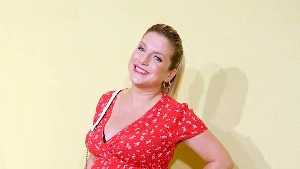 Jeanette Biedermann ist mit 46 Jahren Mutter geworden. Und die Welt guckt hin. Hinter dem Zauber stecken reaktionäre Geschlechterbilder – und die Frage, wer sich was leisten kann. http://dlvr.it/TVHQ9B
