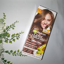 *yt desc* :barudaaaak,akhirnya gw sama mbak ijah berani cat sendiri di rumah. Warna Cat Rambut Light Golden Brown