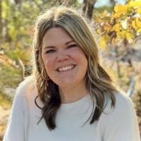 30+ "Emily Mayes" profiles